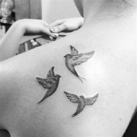 75 Fantastic Birds Shoulder Tattoos - Shoulder Tattoos