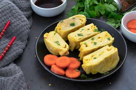 Tamagoyaki Recipe (Japanese Rolled Omelette) - inside.pub