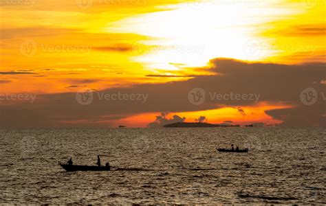 Sunset beach silhouette free styles holiday, water sky and people ...