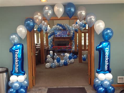 1st birthday balloon arches