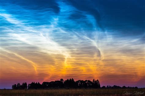 Late-season surge in Noctilucent Clouds produces stunning displays ...