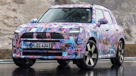 Electric MINI Countryman specs revealed – 313 hp, est. 450km range, AWD ...