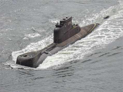 Transport of the U17: Submarine to pass through Bonn on the Rhine