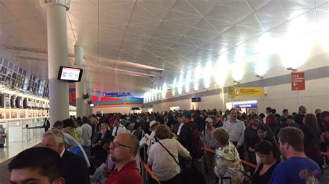 Customs computers at United States airports down for about 90 minutes ...