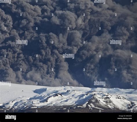 Volcanic Ash Cloud from Eyjafjallajokull Volcano Eruption, Iceland ...