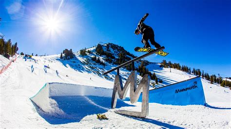 Amazing Snowboarding Wallpaper