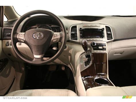 Gray Interior 2010 Toyota Venza I4 Photo #39090054 | GTCarLot.com