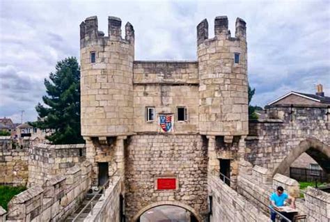 How to spend a full day walking York city walls - The Gap Year Edit