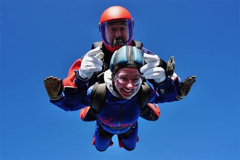 Skydive Hibaldstow | Tandem and Charity Skydiving from Just £179