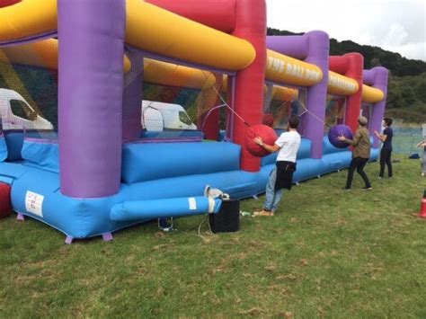 Ball Run Challenge: team building inflatable hire.