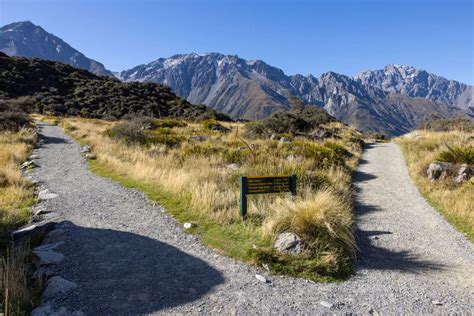 Tasman Glacier View, Blue Lakes, and Tasman Lake Hiking Guide – Earth ...