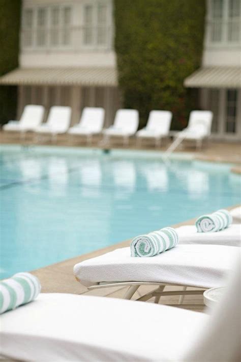 The Beverly Hilton Pool: Pictures & Reviews - Tripadvisor