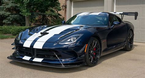 We Can’t Get Enough Of This 2016 Dodge Viper ACR Extreme