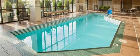 Hotel in Brooklyn Center MN with Pool | Minneapolis Marriott Northwest