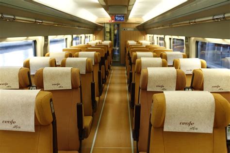 Renfe pone a la venta 100.000 billetes de AVE desde 15 euros