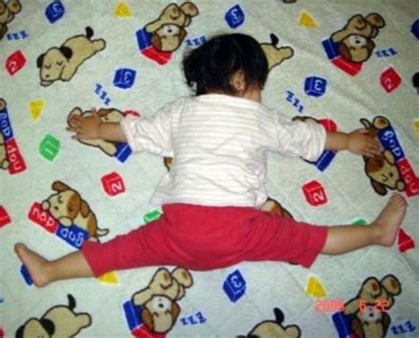 Funny and Awkward Kid Sleeping Positions (17 pics) - Izismile.com