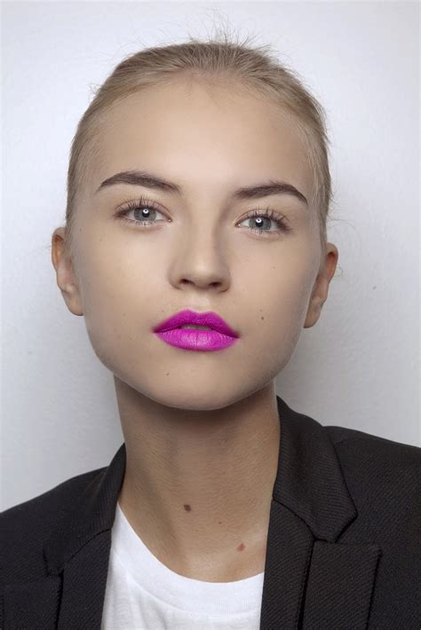 Pink Lipstick: What to Wear With the Bright Lip Color | StyleCaster