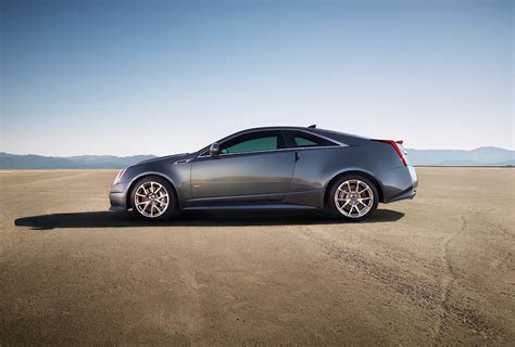 CADILLAC CTS-V Coupe Specs & Photos - 2012, 2013, 2014, 2015 ...