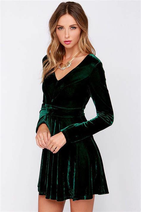 6 fabulous choices for dark green Christmas dresses - Page 2 of 6 ...