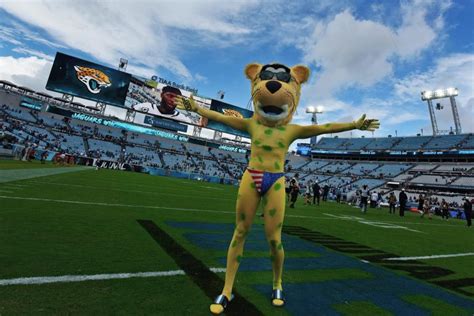 Jaguars Mascot Shows Up Wearing 'Speedo' At Game Against Ravens