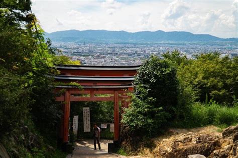 Hiking to the Top of Fushimi Inari in Kyoto | Worldwide Walkers