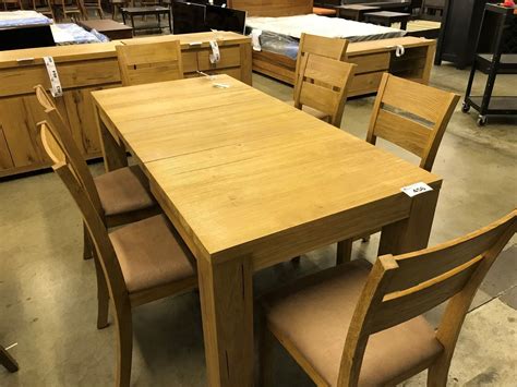 MEDIUM OAK SOLID WOOD DINING ROOM TABLE WITH LEAF, APPROX. 6' X 2.5 ...