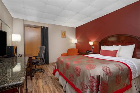 Ramada by Wyndham Albert Lea | Albert Lea, MN Hotels