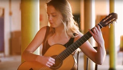 Alexandra Whittingham plays Brouwer | This is Classical Guitar