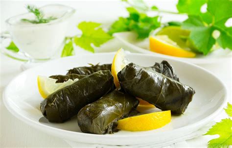 How to Make Stuffed Grape Leaves – The Forward