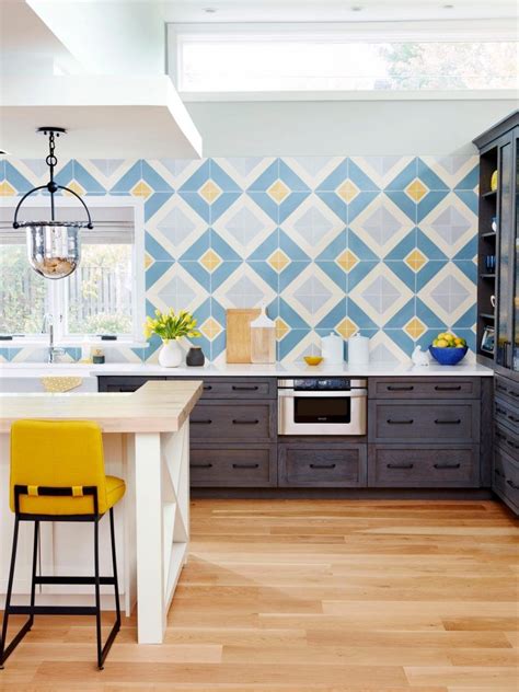 kitchen-bright-wallpaper-can-you-use-wallpaper-as-a-backsplash - St ...