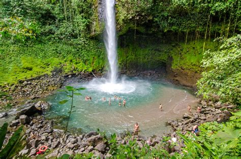 La Fortuna waterfall hike tour