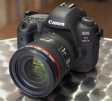 Canon EOS 5D Mark IV vs Nikon D810 Comparison | GearOpen