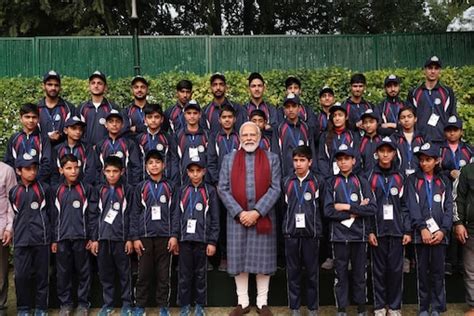 PM Modi Interacts with Students From Jammu and Kashmir - News18