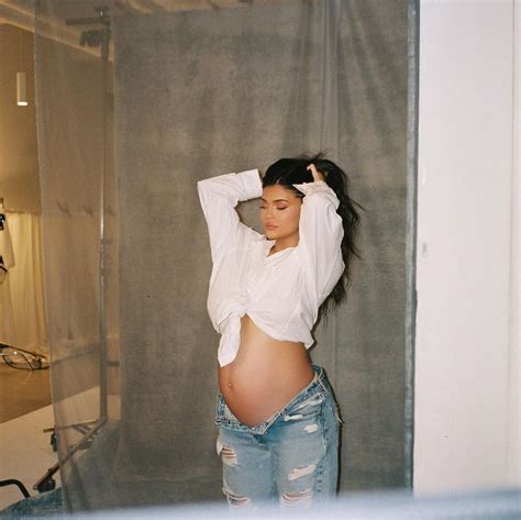 Pregnant Kylie Jenner Models Her Bare Baby Bump: 'I Am Woman'