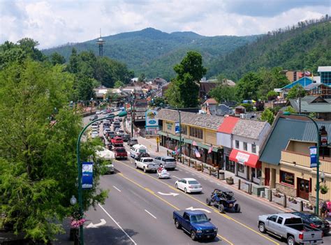 Walking Around Gatlinburg | Visit Gatlinburg, TN