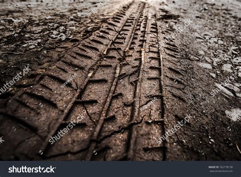 12,919 Tractor tire in mud Images, Stock Photos & Vectors | Shutterstock