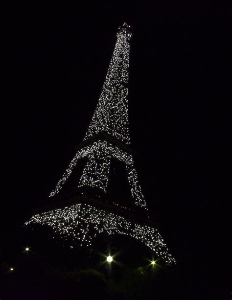 The Eiffel Tower light show | Just caught the 1am final perf… | Flickr