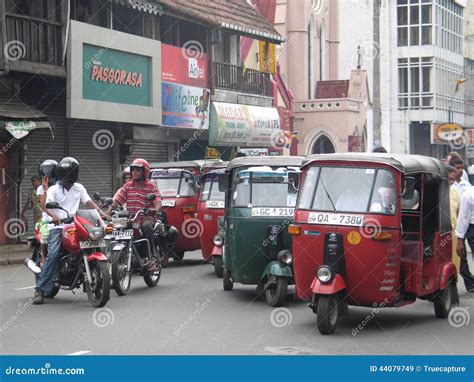 Tuck tuck in Colombo editorial stock image. Image of taxis - 44079749