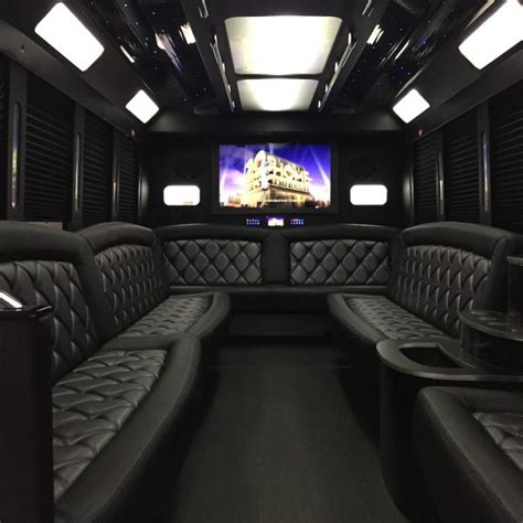 Limo vs Party Bus Rental: Which One Should You Charter?