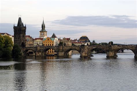 File:Charles Bridge, Prague 03.jpg