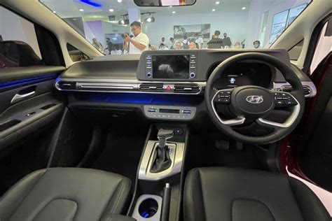 Tips Modifikasi Interior Hyundai Stargazer, Cermati Pilihan Warna