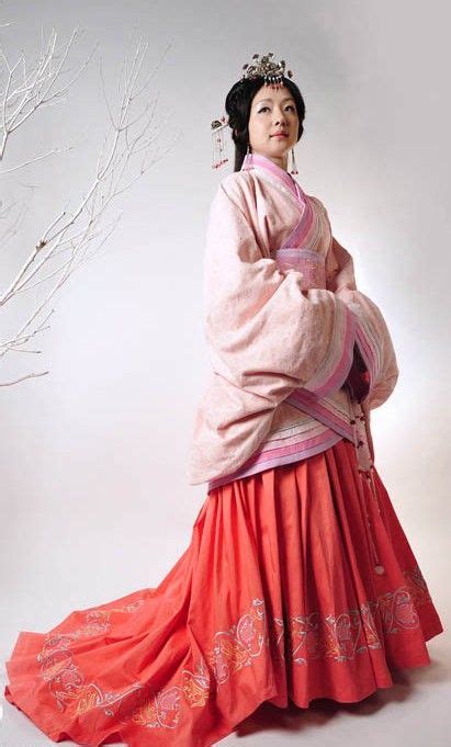 Ancient Chinese Han Dynasty Clothing for Women | Asian outfits ...