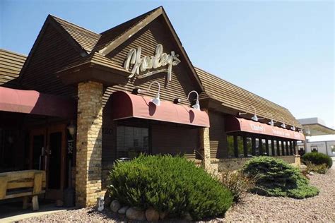 Dog Friendly American Restaurants in Mankato, MN - BringFido