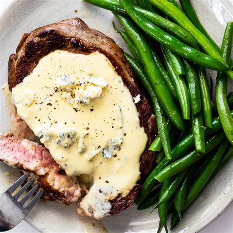 Steak with Gorgonzola sauce - Simply Delicious