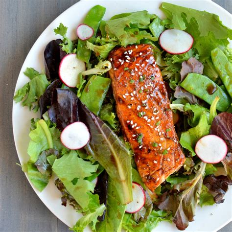 Honey Ginger Glazed Salmon Salad | builicious