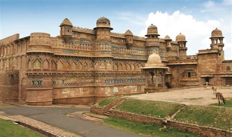 Gwalior Fort - India's most impregnable fortress | Mystery of India