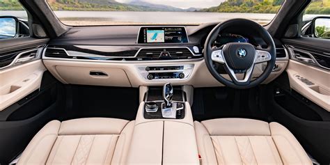 BMW 7 Series Interior & Infotainment | carwow