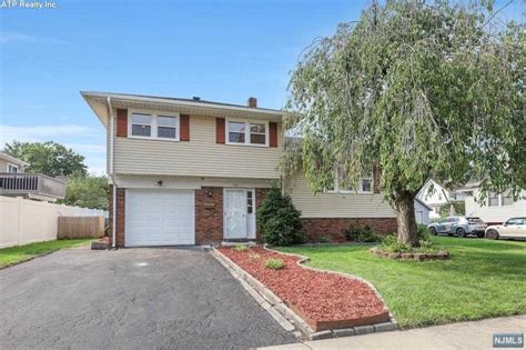 Dumont, NJ Real Estate & Homes for Sale | realtor.com®