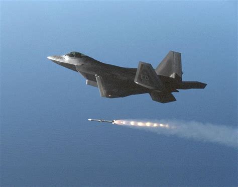 F-22 4003 successfully fired an AIM-120 missile