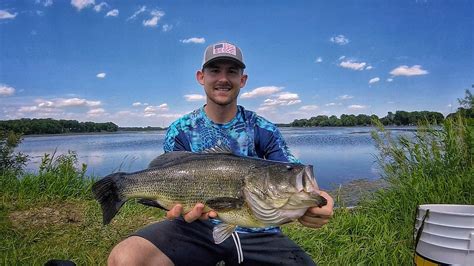 Huge bass destroyed my topwater lure.. a new PB for me so far! [FW] : r ...